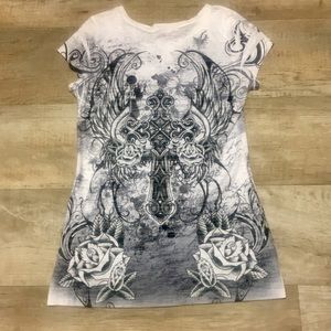 Chelona Tops - Cute CROSS Tee with bling. Chelona Tops - Cute CROSS Tee with bling.